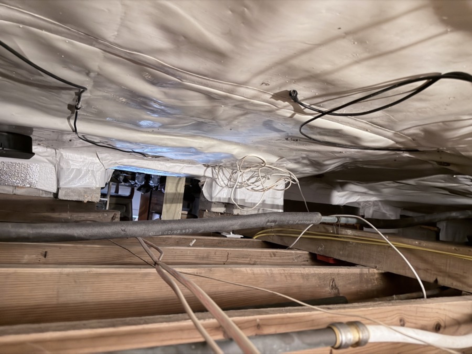 3856 Shadow Ln crawlspace